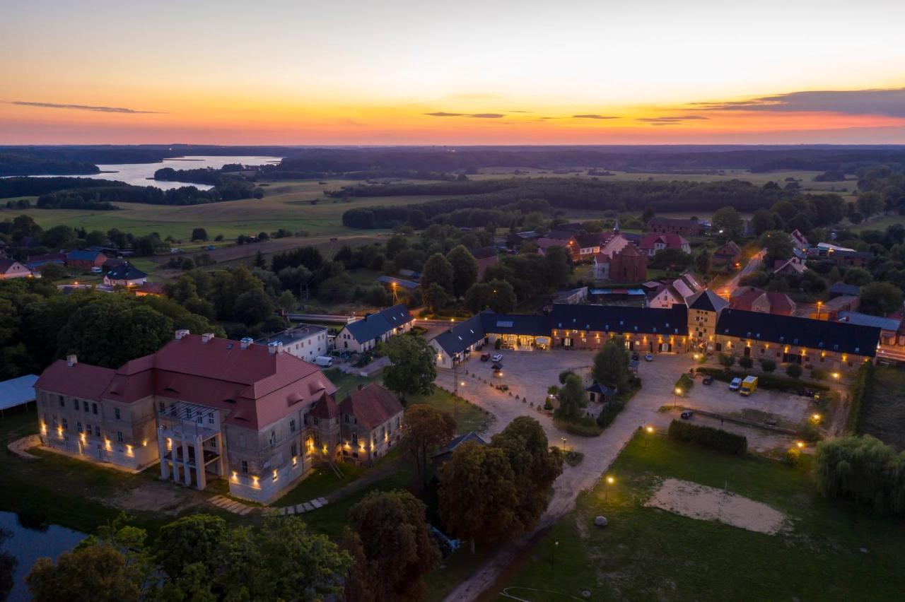 Palac Siemczyno Hotel Luaran gambar